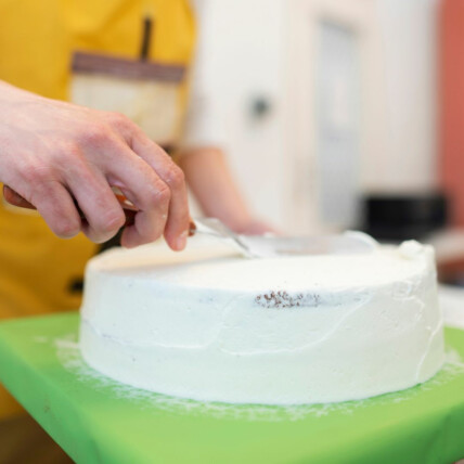 Bolos Espatulados e Decorados com Chantilly e Chantininho