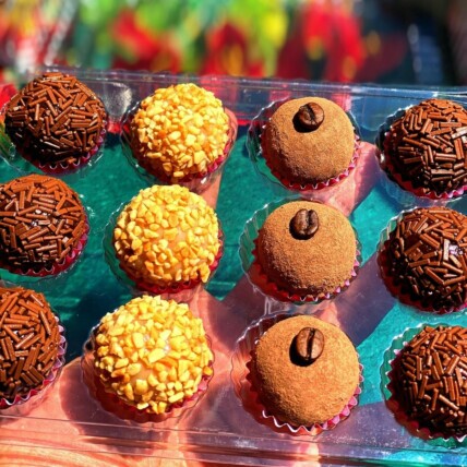 Brigadeiro Tradicional e Gourmet