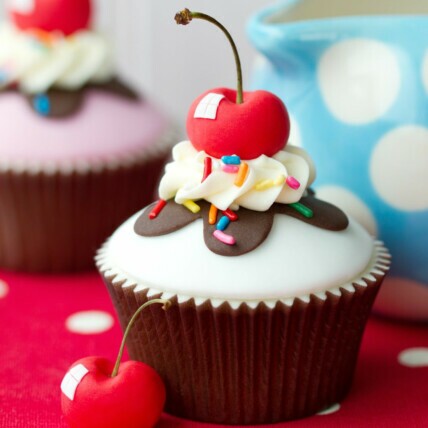 Decoração em Cupcakes, Pirulito e Bolo Bombom com Pasta Americana: Sugestão Natalina