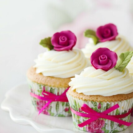 Decoração em Cupcakes, Pirulito e Bolo Bombom com Pasta Americana 