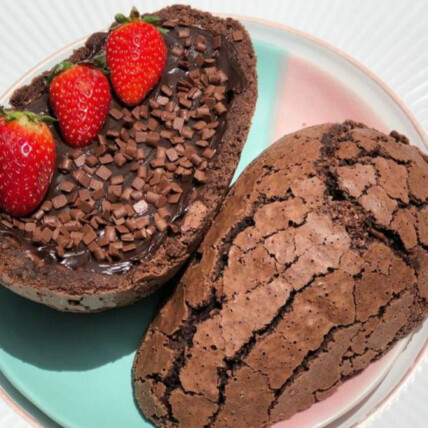 Ovos de Colher Recheado com Brownie e Cookies