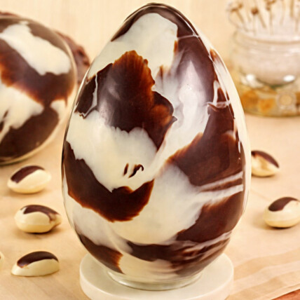 Ovos de Páscoa Marmorizados, Crocantes e Recheados