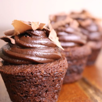 Cupcakes de Brownie com Cobertura - Sicao